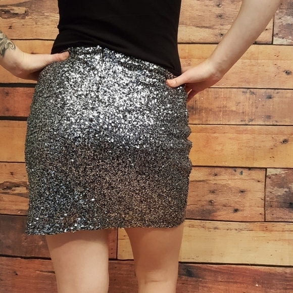 SPARKLING spangled sequinned skirt no tag size - Picture 3 of 6